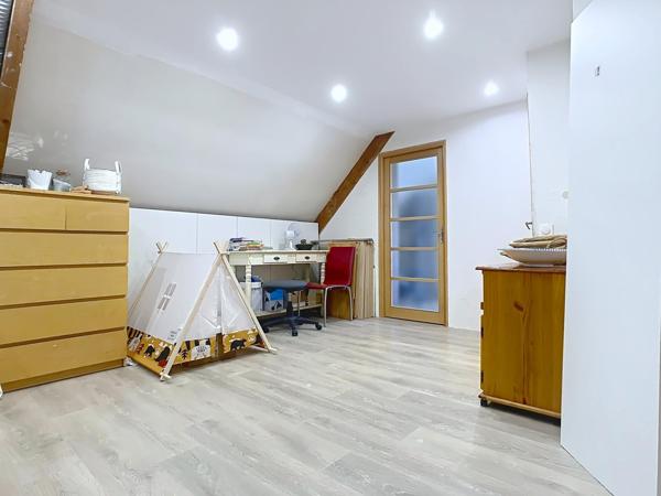 Maison individuelle sous sol total 3 chambres possibilite 4
