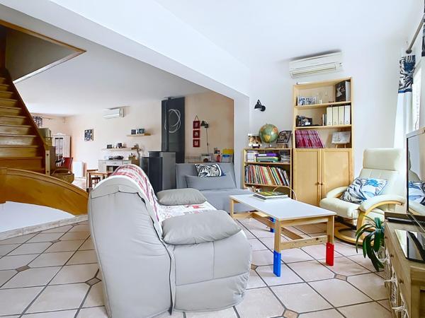 Maison individuelle sous sol total 3 chambres possibilite 4