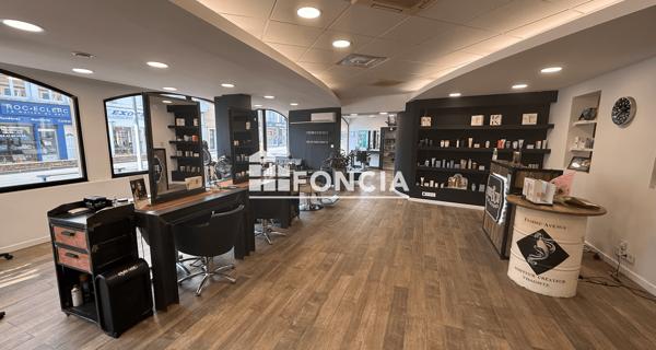 À vendre Local commercial 594.15 m² - Martigues 13500