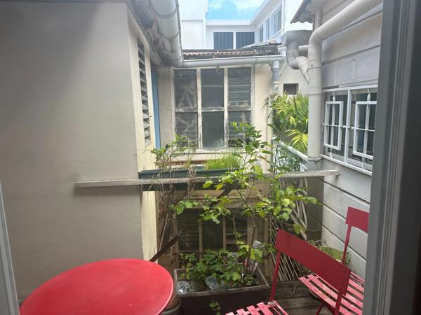 Maison de ville spacieuse au cœur de Basse-Terre – 315 000 €*