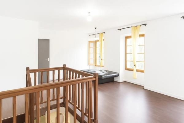 Maison de ville spacieuse au cœur de Basse-Terre – 315 000 €*