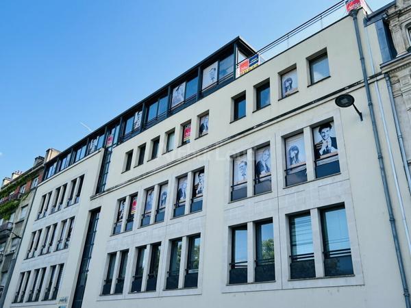 BUREAUX à LOUER de 808 m²
