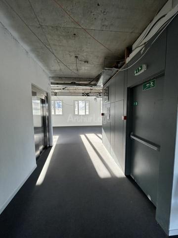 BUREAUX à LOUER de 808 m²