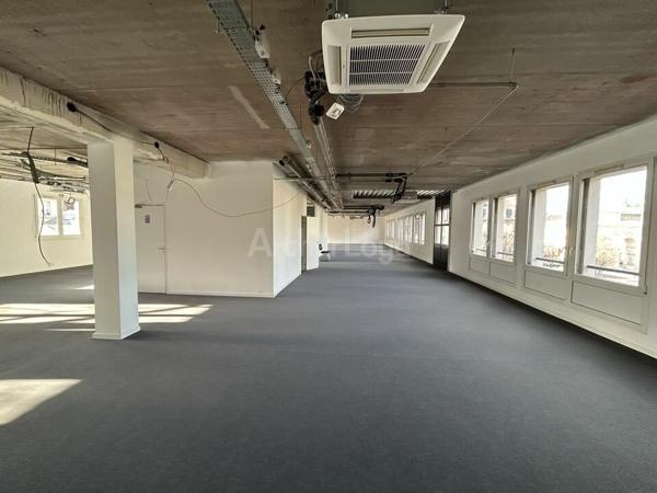 BUREAUX à LOUER de 808 m²