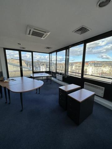 BUREAUX à LOUER de 808 m²