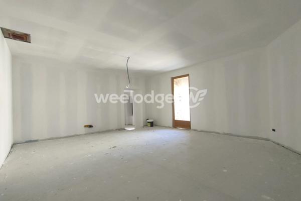 Maison à vendre 10 pièces de 260 m² à Saint-Christol