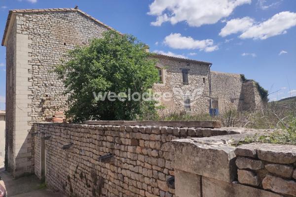 Maison à vendre 10 pièces de 260 m² à Saint-Christol