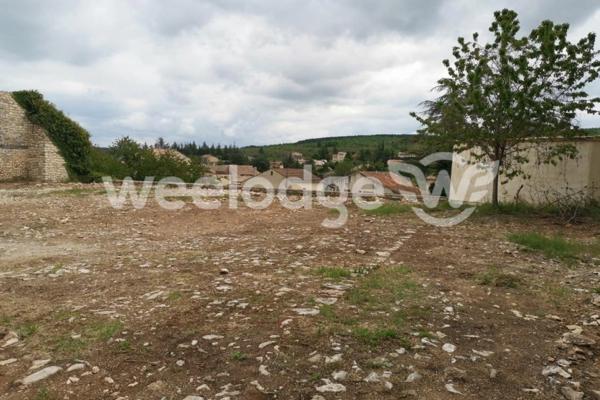 Maison à vendre 10 pièces de 260 m² à Saint-Christol