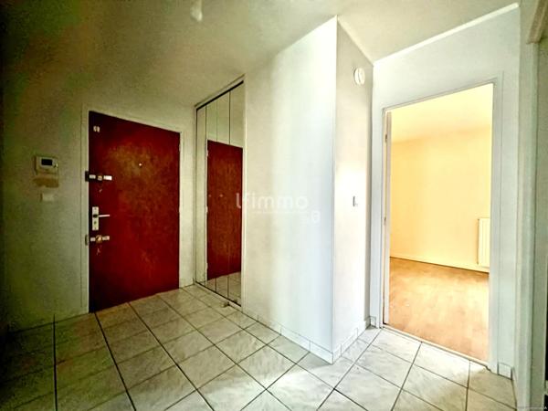 Villemomble- Appartement 2P 55m2 + Loggia 5m2-Cave et Parking