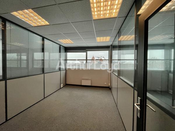 Bureaux à louer à Wambrechies centre d’affaires avec parkings privatifs
