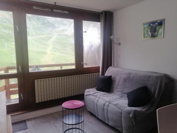 Appartement à vendre 1 pièces LA MONGIE (65) avec cellier, casier à ski, et balcon.