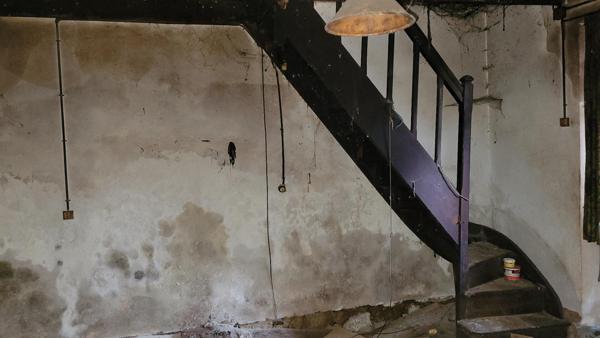 Petite maison en pierres à rénover avec terrain