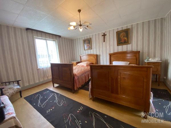 3%COM. Maison à rénover avec dépendances et jardin sur 7,32 ares Minversheim (67270)