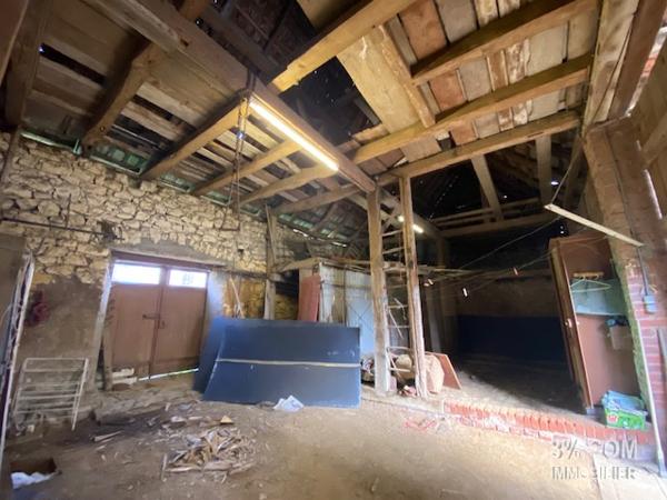 3%COM. Maison à rénover avec dépendances et jardin sur 7,32 ares Minversheim (67270)