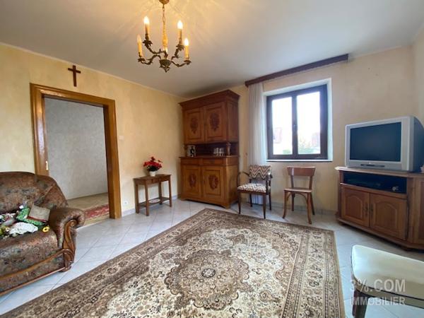 3%COM. Maison à rénover avec dépendances et jardin sur 7,32 ares Minversheim (67270)