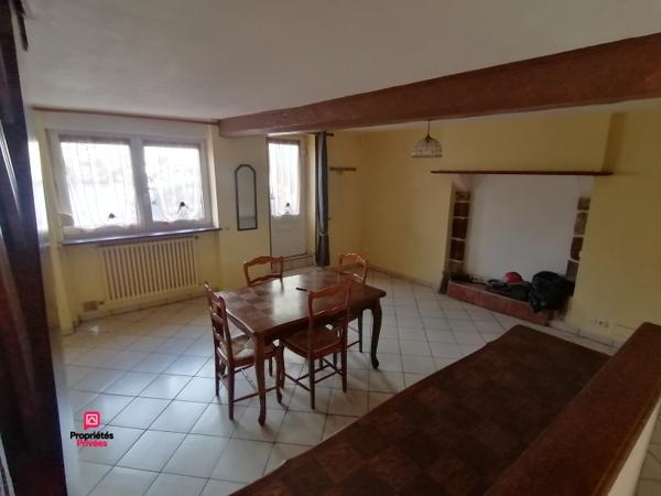 LA FERTE MACE (61600) Maison 3 pièces, 2 chambres , 67 m2 environ . Prix 70 000 honoraires  7,69% inclus à la charge de l'acquéreur, soit 65 000  hors honoraires