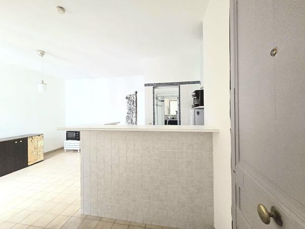 Appartement 2 pièces, calme sur cour - Place Voltaire