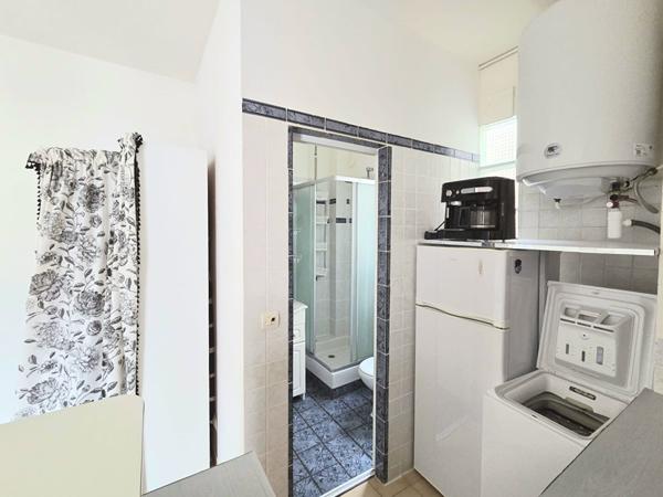 Appartement 2 pièces, calme sur cour - Place Voltaire