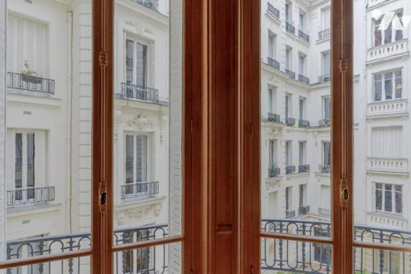 PARIS 17 / MONCEAU - PÉREIRE  - [VENTE NUE-PROPRIÉTÉ] APPARTEMENT BOURGEOIS 6 PIÈCES + CAVE