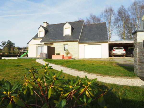 Agréable Maison 4 chambres sur beau terrain clos 1 300 m²
