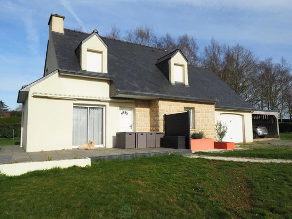 Agréable Maison 4 chambres sur beau terrain clos 1 300 m²