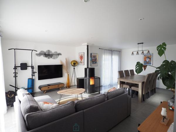 Agréable Maison 4 chambres sur beau terrain clos 1 300 m²