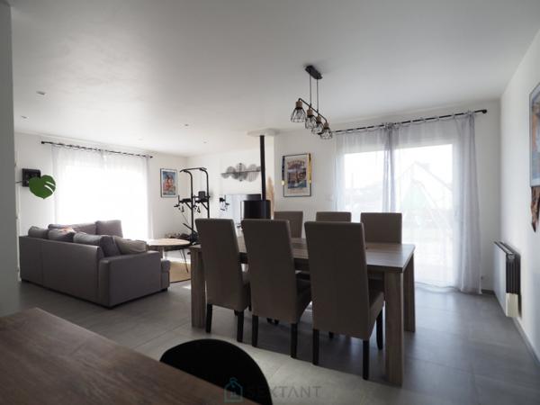 Agréable Maison 4 chambres sur beau terrain clos 1 300 m²