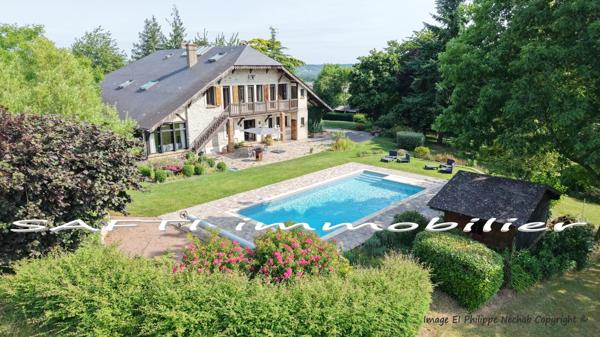 Propriété d’exception à 1 heure de PARIS : 335m2 habitables, 6/7 chambres, piscine, dépendances, parc de 5700m2 + projet d’aménagement sur encore 300m2.