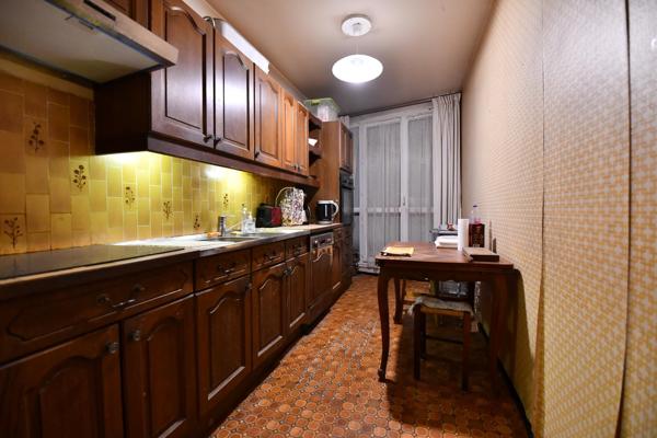 Appartement de quatre pièces! Ravalement recemment réalisé!