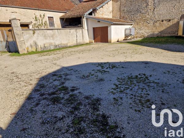 Maison de village 8 pièces de 233 m² à Vanvey (21400)