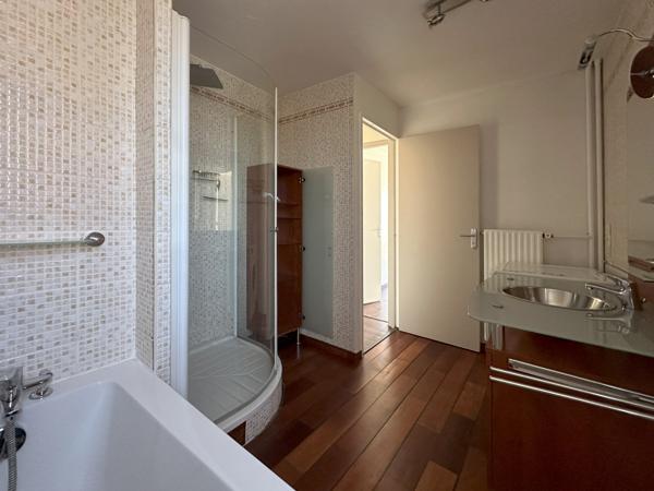 Nanterre (92000) Nanterre Préfecture, Paris La Défense : Appartement de 96,10 m² avec cave et parking souterrain pour 395 000 €