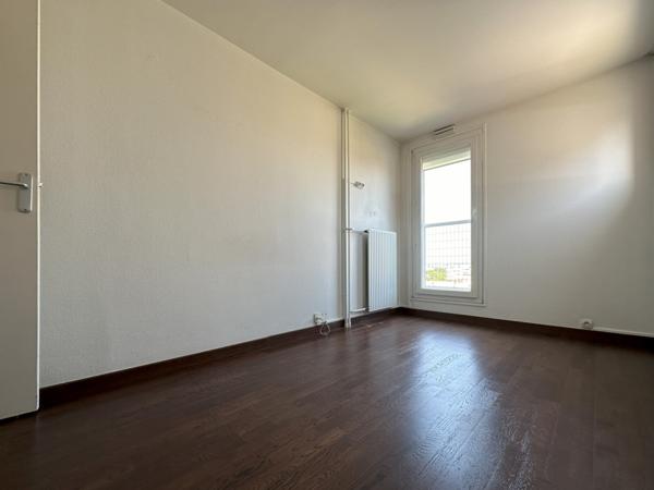 Nanterre (92000) Nanterre Préfecture, Paris La Défense : Appartement de 96,10 m² avec cave et parking souterrain pour 395 000 €