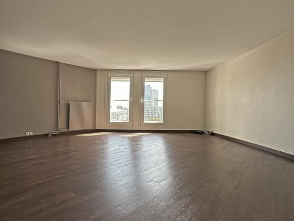 Nanterre (92000) Nanterre Préfecture, Paris La Défense : Appartement de 96,10 m² avec cave et parking souterrain pour 395 000 €