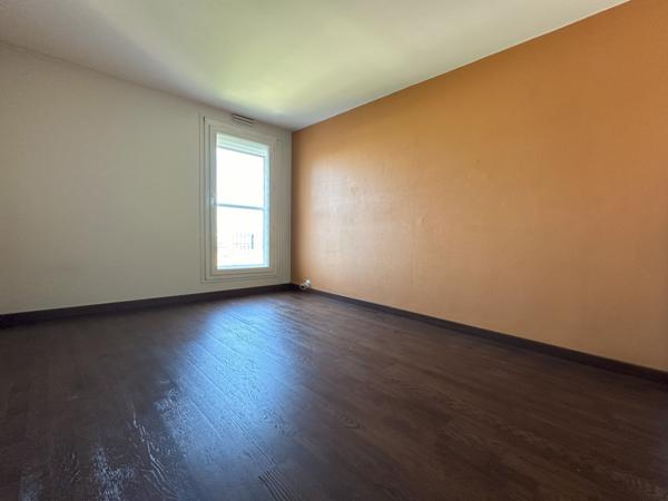 Nanterre (92000) Nanterre Préfecture, Paris La Défense : Appartement de 96,10 m² avec cave et parking souterrain pour 395 000 €