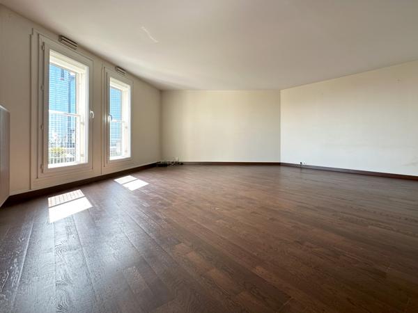 Nanterre (92000) Nanterre Préfecture, Paris La Défense : Appartement de 96,10 m² avec cave et parking souterrain pour 395 000 €