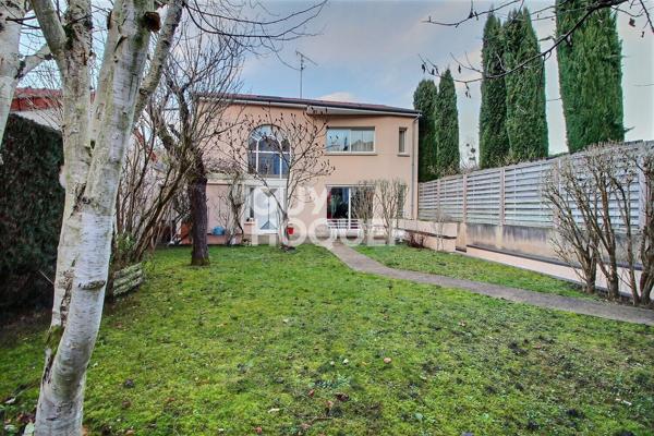 Charmante Maison à Vendre à Chaville - 3 Chambres et Grand Séjour !