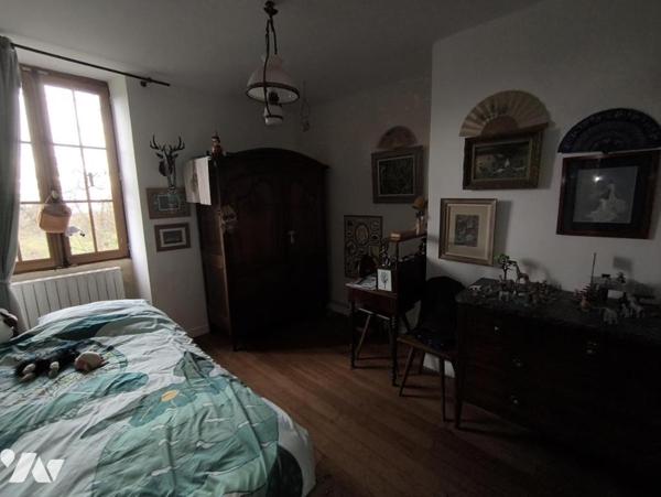 Maison et 8 ha de terrain - LONLAY L'ABBAYE.