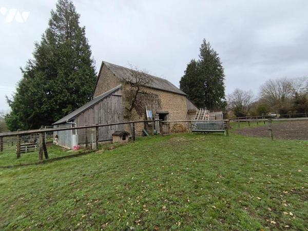 Maison et 8 ha de terrain - LONLAY L'ABBAYE.