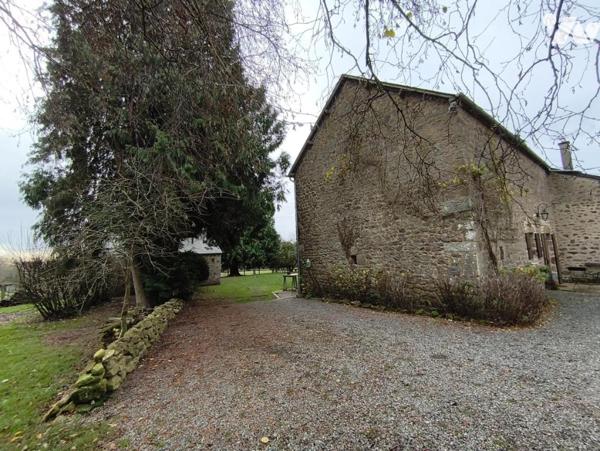 Maison et 8 ha de terrain - LONLAY L'ABBAYE.