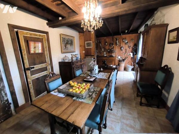 Maison et 8 ha de terrain - LONLAY L'ABBAYE.