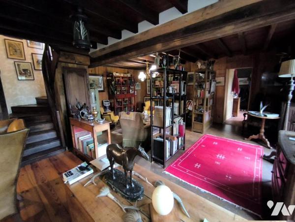 Maison et 8 ha de terrain - LONLAY L'ABBAYE.