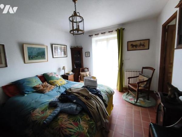 Maison et 8 ha de terrain - LONLAY L'ABBAYE.