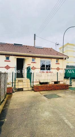 Jolie maison en copropriété de 67m², deux chambres, terrasse et stationnement