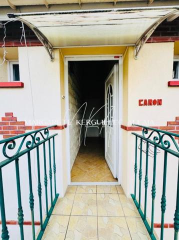 Jolie maison en copropriété de 67m², deux chambres, terrasse et stationnement