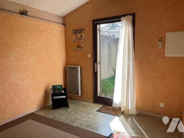 Ensemble immobilier à vendre à Sainte-Eulalie (33560) en Gironde (33), sur  beau terrain de 657...