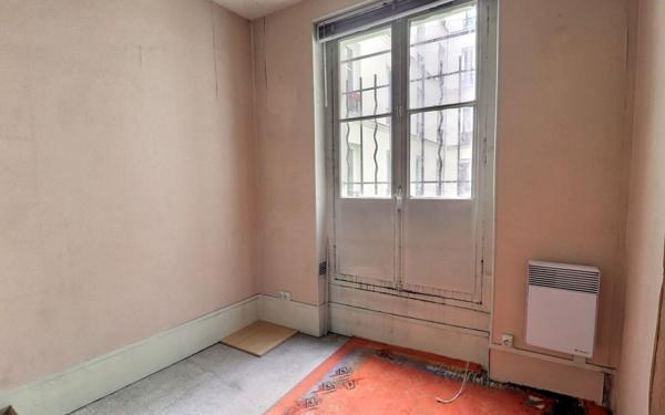 Appartement à vendre    2 pièces • 32 m2 Paris 19