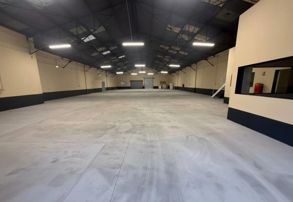 Entrepôt de 700m² idéalement située au centre de Tarbes