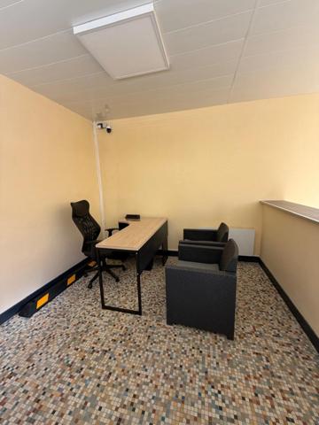 Entrepôt de 700m² idéalement située au centre de Tarbes