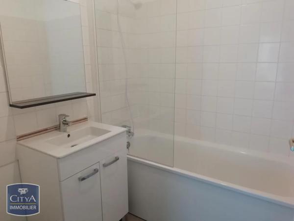 Appartement à louer 2 pièces 51.93m² Le Mans (72100)