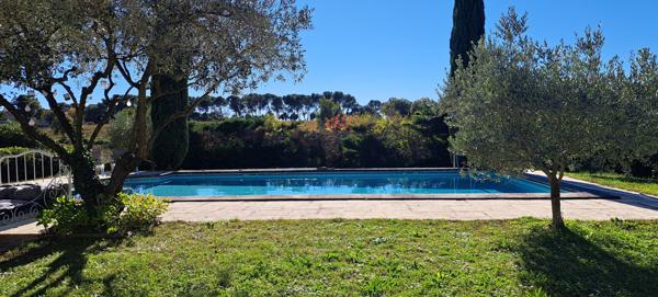 Carpentras (84200) Villa de plain-pied avec vue dégagée